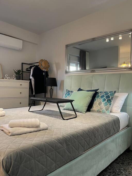 Chic Apt Near Acropolis - Avdi Square Athén Kültér fotó