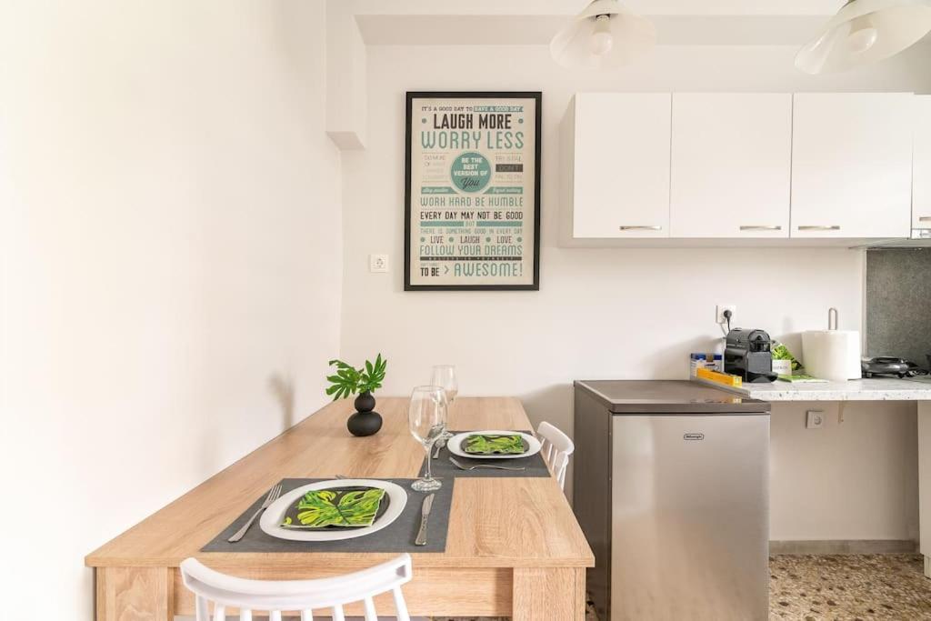Chic Apt Near Acropolis - Avdi Square Athén Kültér fotó