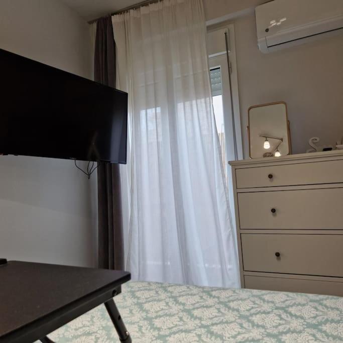 Chic Apt Near Acropolis - Avdi Square Athén Kültér fotó